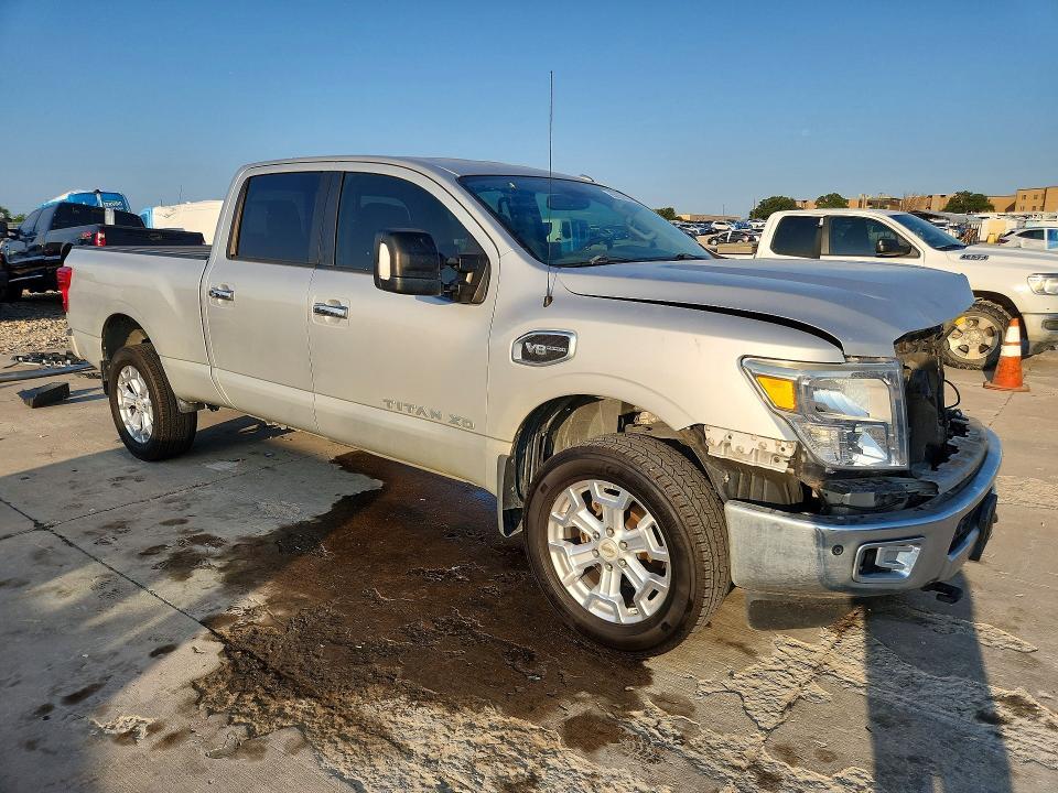 2017 Nissan Titan XD SV