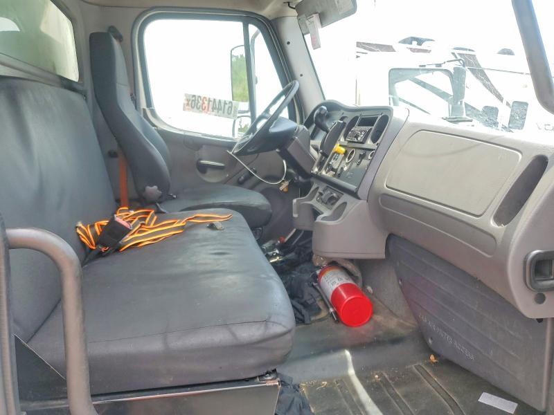 2020 Frht - Freightliner 2020 Freightliner Business Class M2 BOX Truck