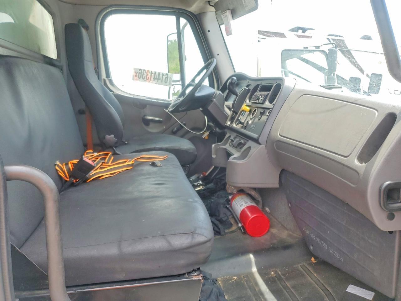2020 Frht - Freightliner 2020 Freightliner Business Class M2 BOX Truck
