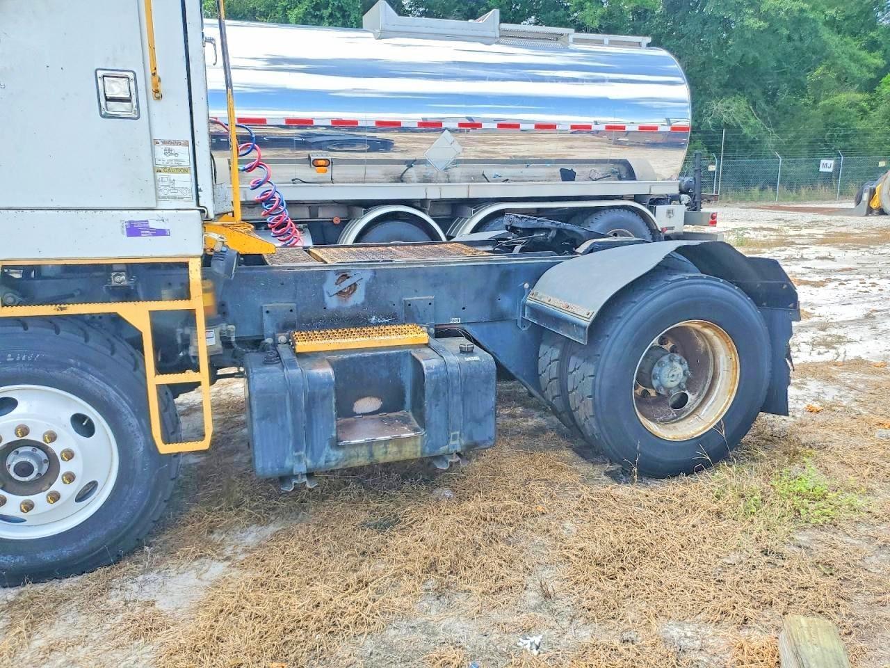 2011 Capacity Yard Truck