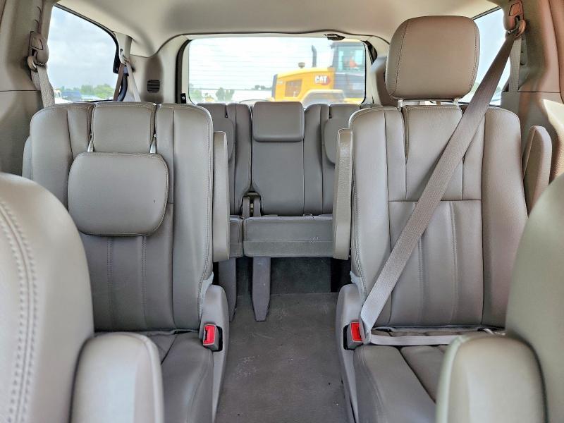 2013 Chrysler Town & Country Touring