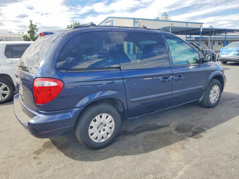 2005 Chrysler Town & Country