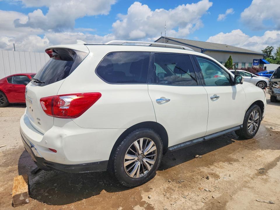 2020 Nissan Pathfinder sl