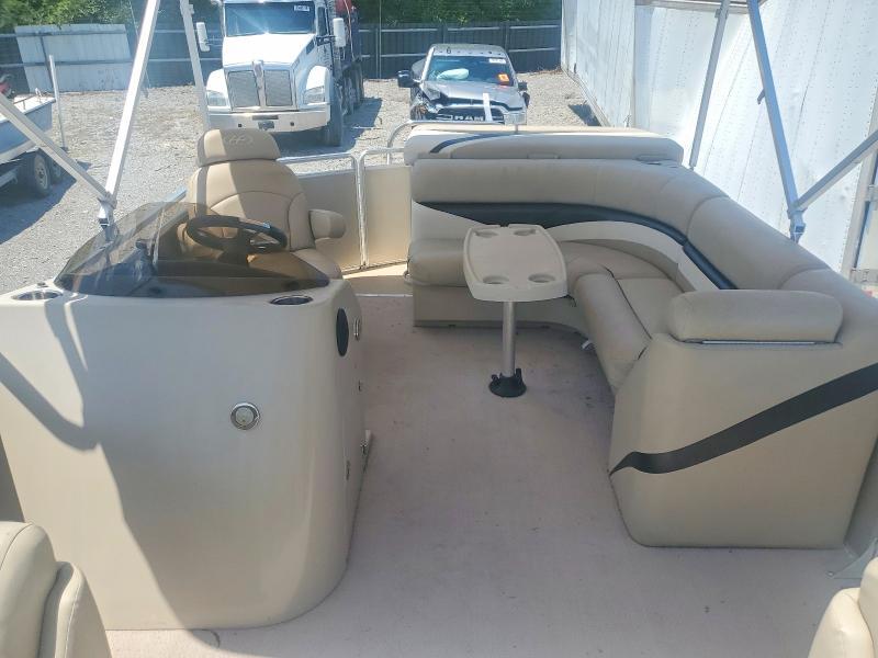 2013 Hampton Boat