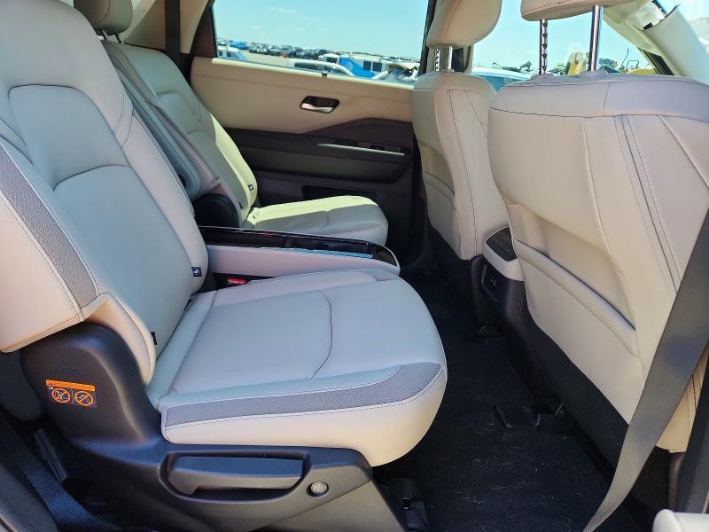 2024 Nissan Pathfinder sl