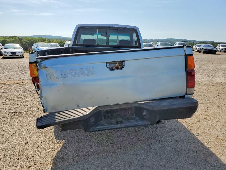1986 Nissan D21 Short bed