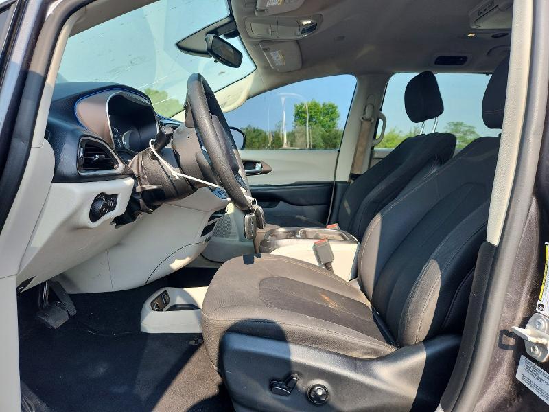 2017 Chrysler Pacifica Touring l
