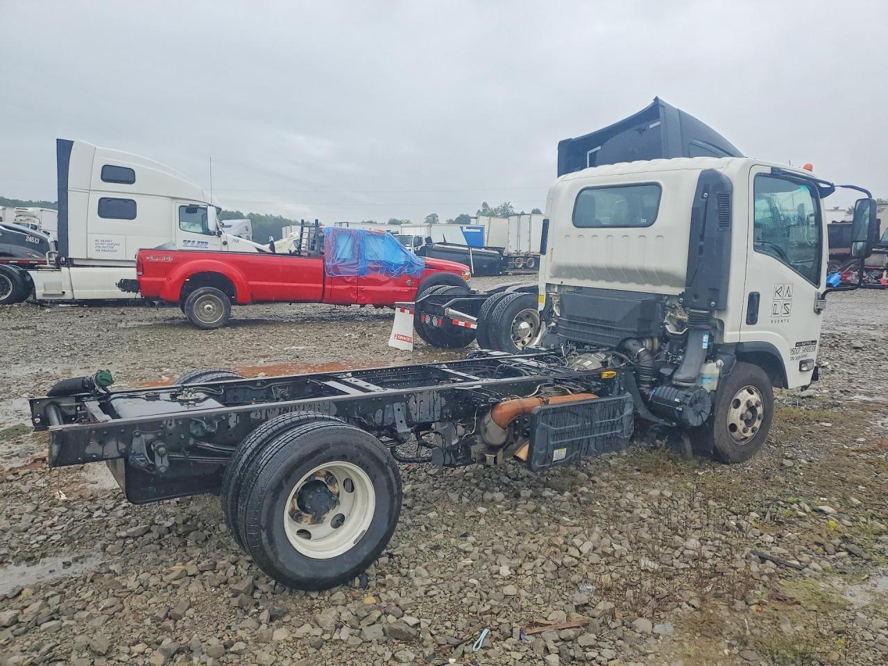 2022 Isuzu NPR HD