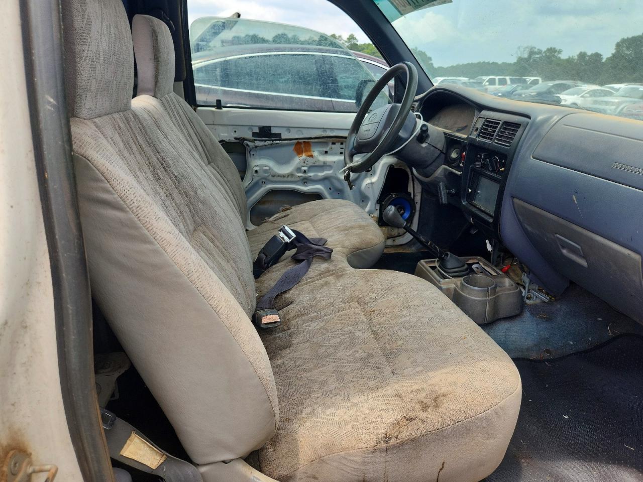 2000 Toyota Tacoma Base