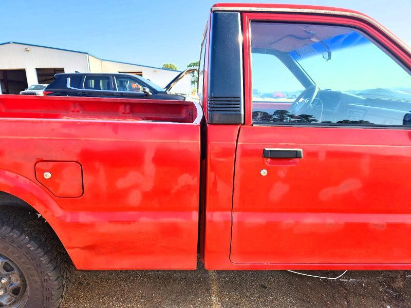 1990 Mazda B2200 Short BED