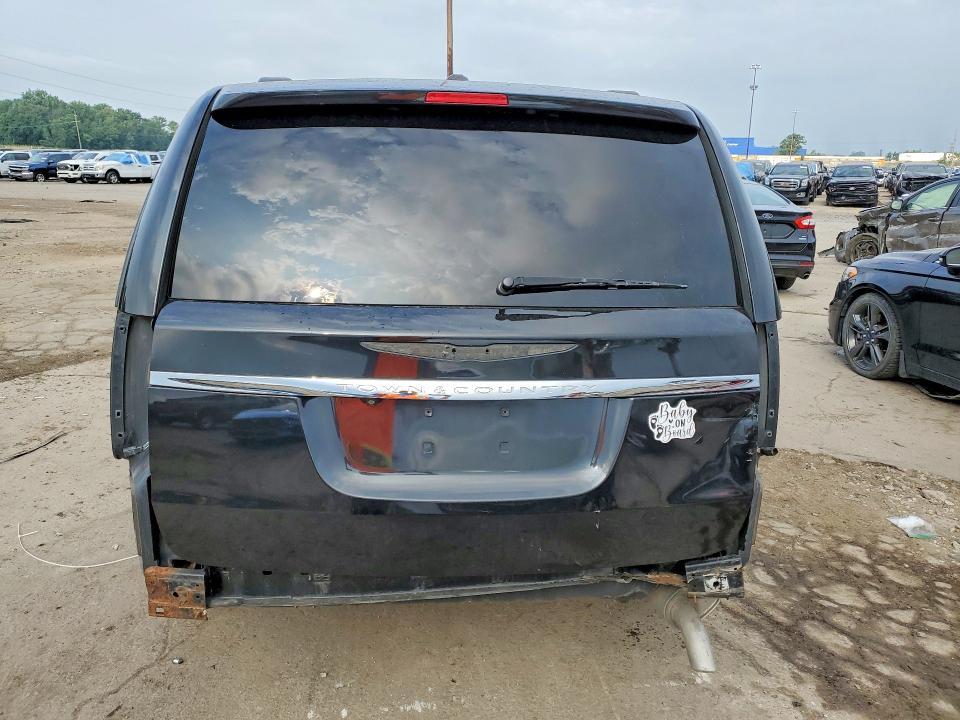 2013 Chrysler Town & Country Touring