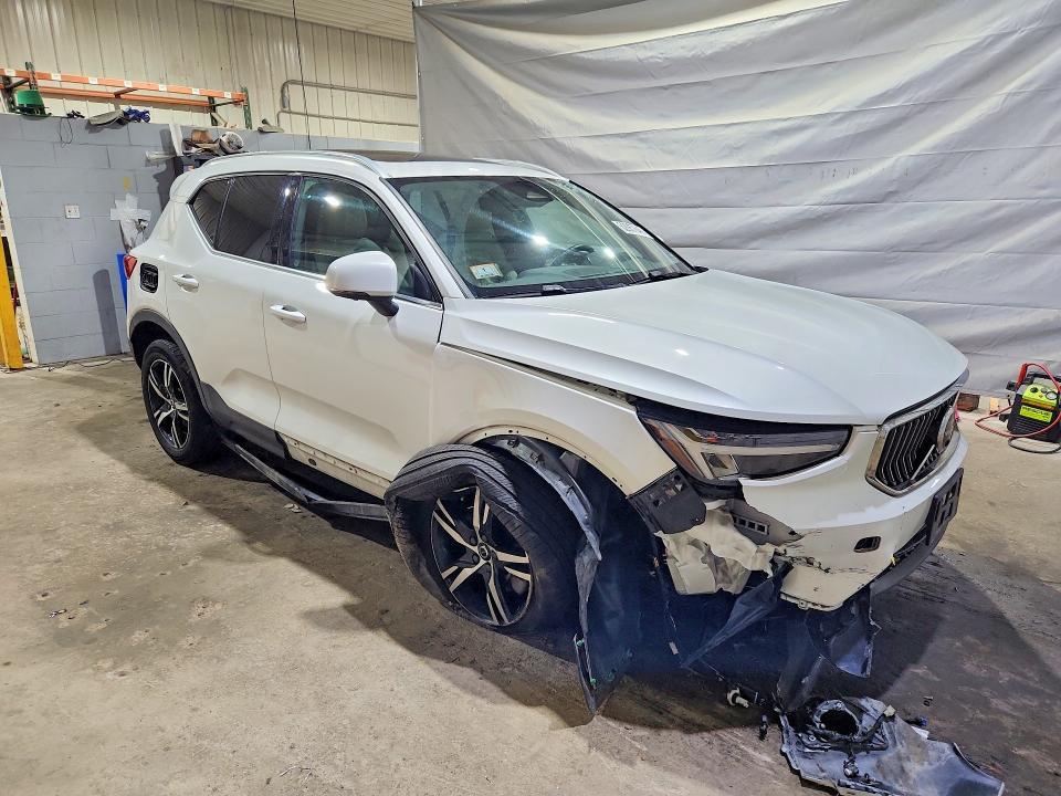 2023 Volvo Xc40 Plus