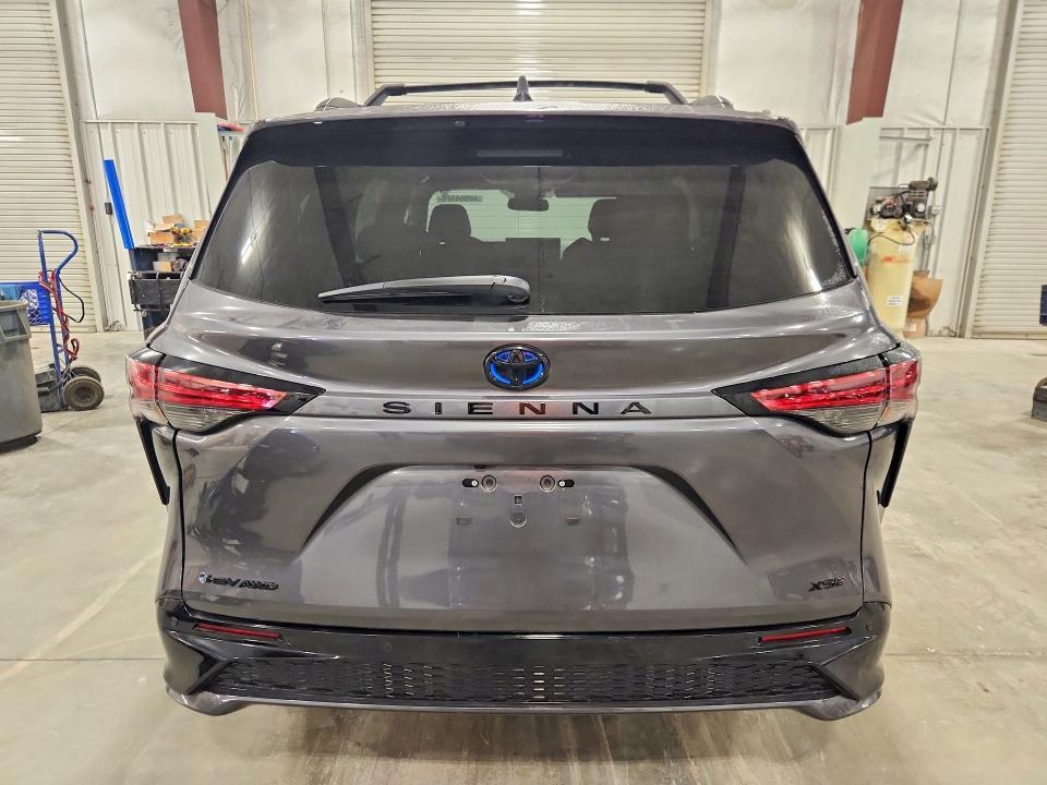 2025 Toyota Sienna XSE