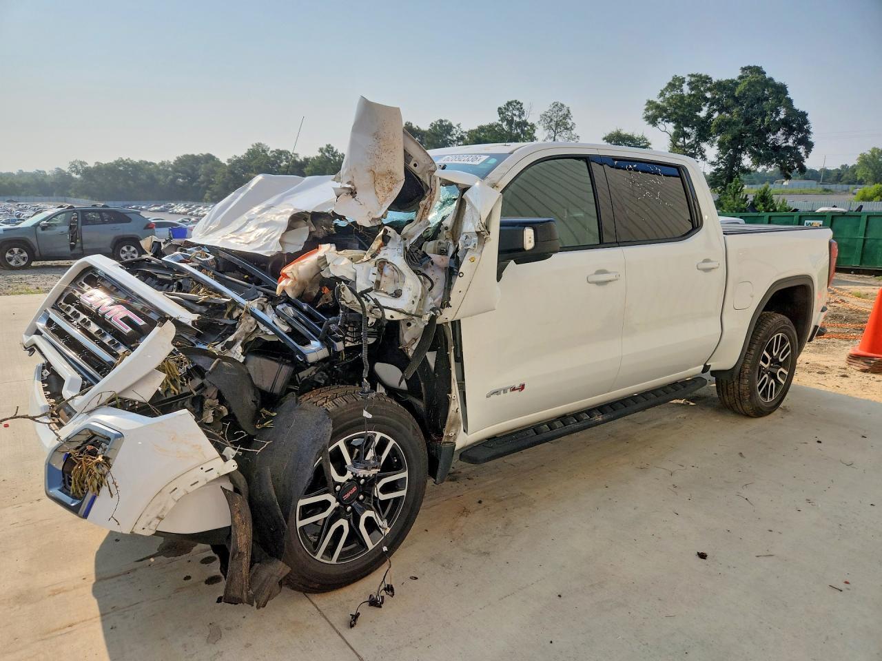 2022 GMC Sierra Limited K1500 AT4