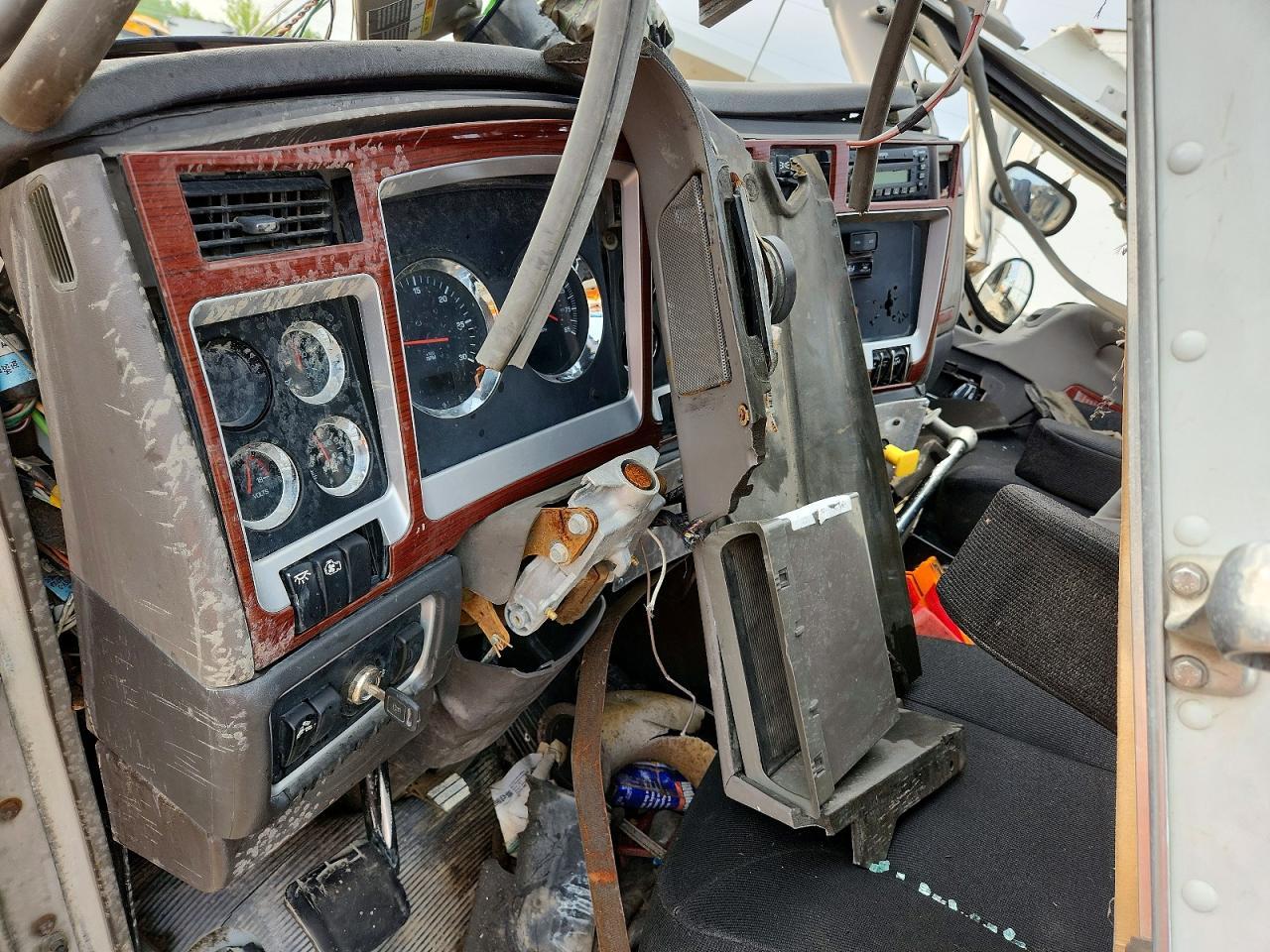 2008 Kenworth T800 Semi Truck