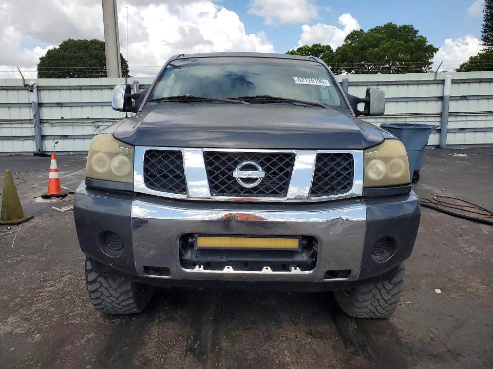 2004 Nissan Titan XE