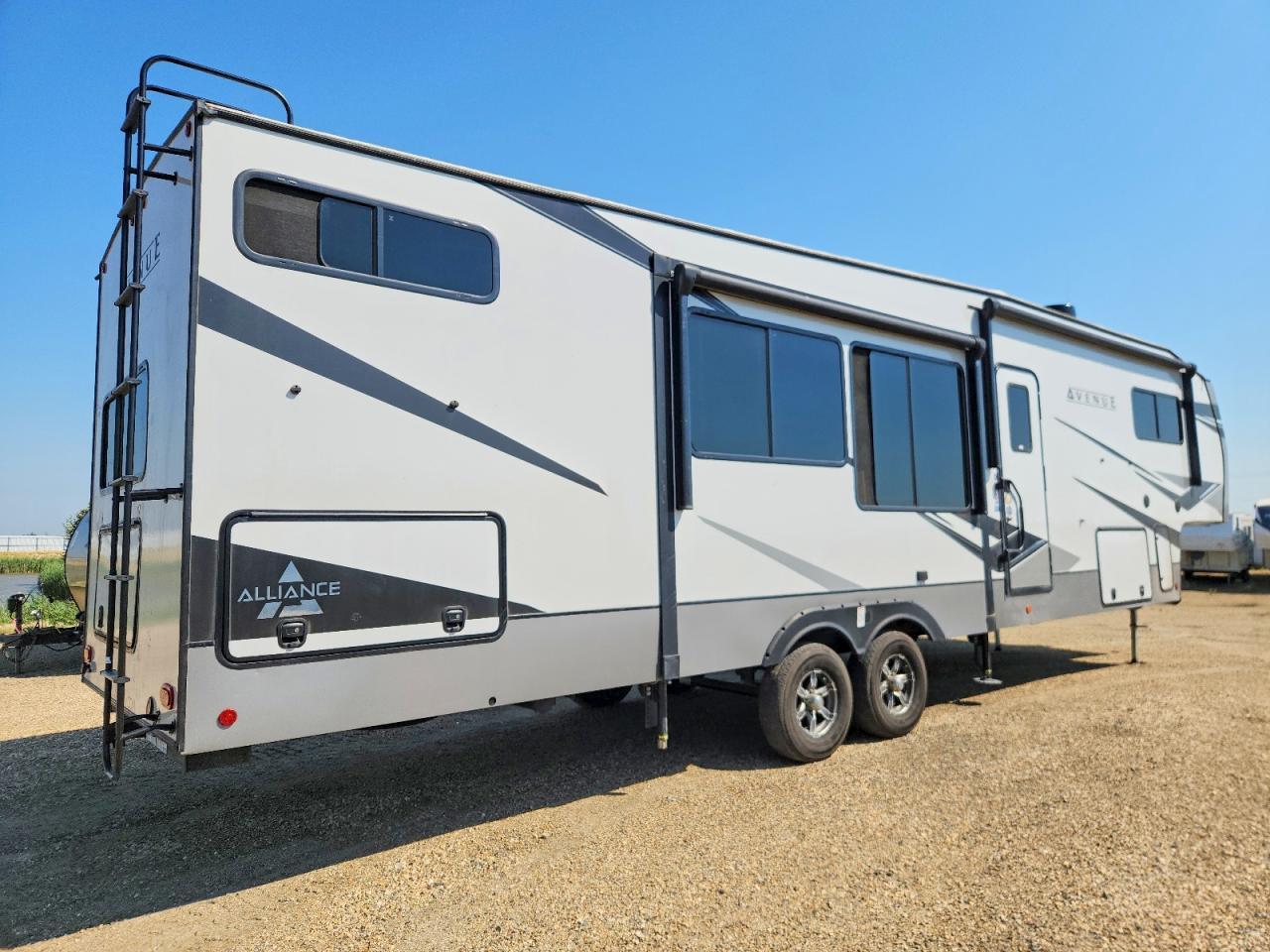 2022 Alliance Avenue Camper