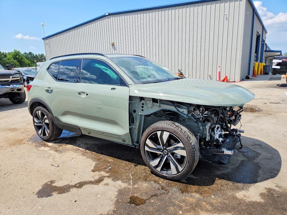 2025 Volvo Xc40 Plus
