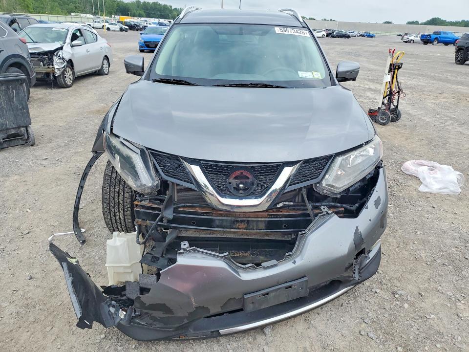 2016 Nissan Rogue sv