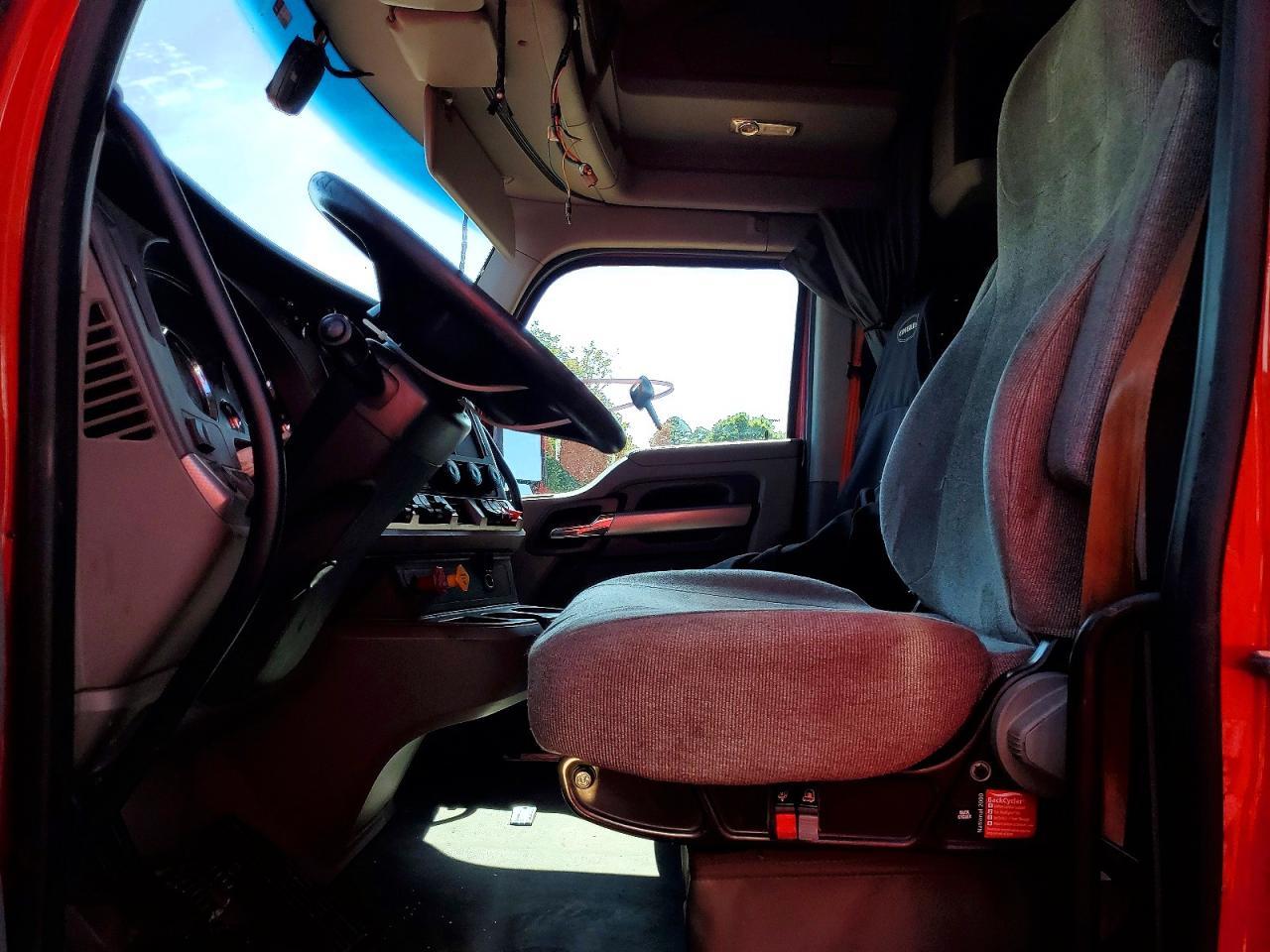 2020 Kenworth T680 Semi Truck
