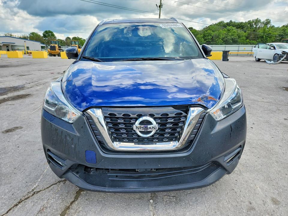 2020 Nissan Kicks sr
