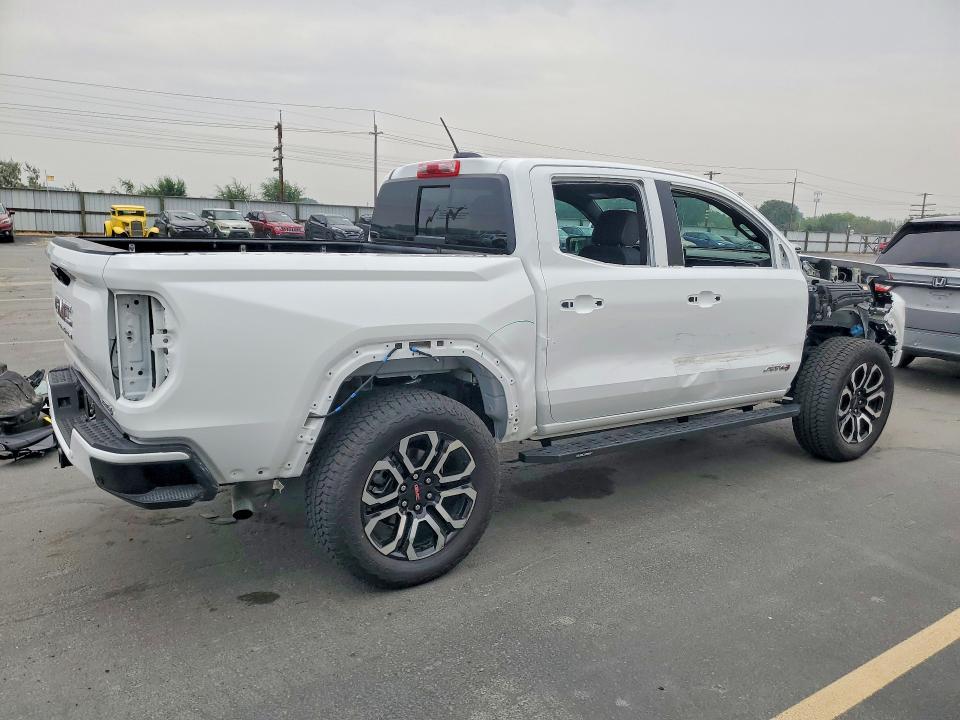 2025 GMC Canyon AT4