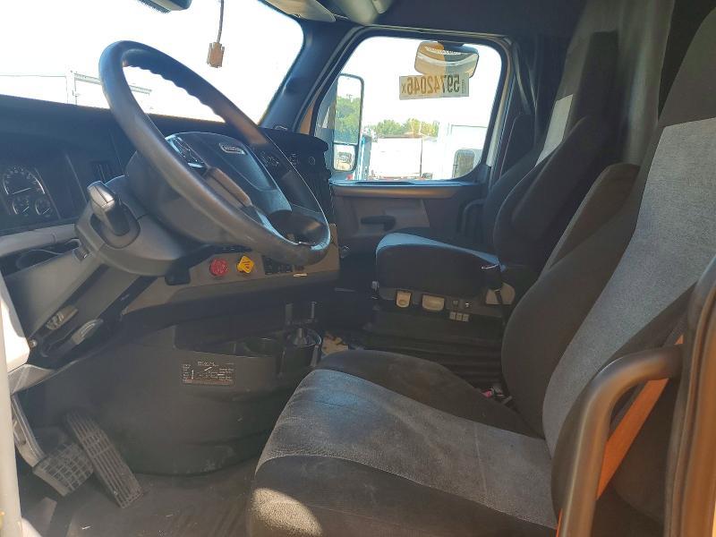 2020 Freightliner Cascadia 116 Semi Truck