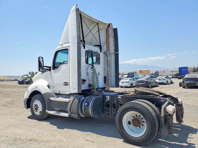 2016 Kenworth T680 Semi Truck