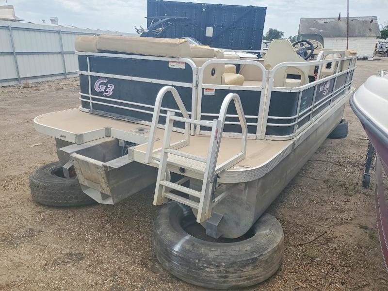 2013 Sun Tracker Boat-Pontoon Boat