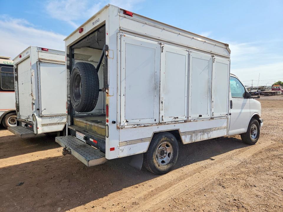 2010 GMC Savana Cutaway G3500