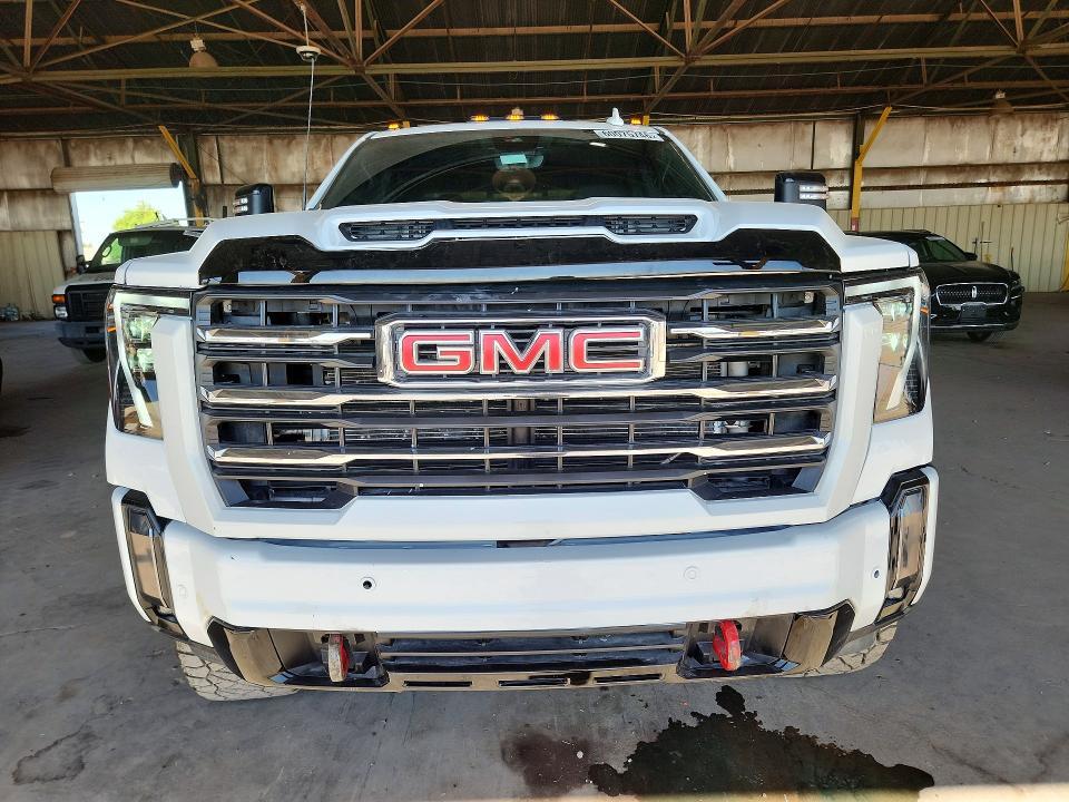2024 GMC Sierra