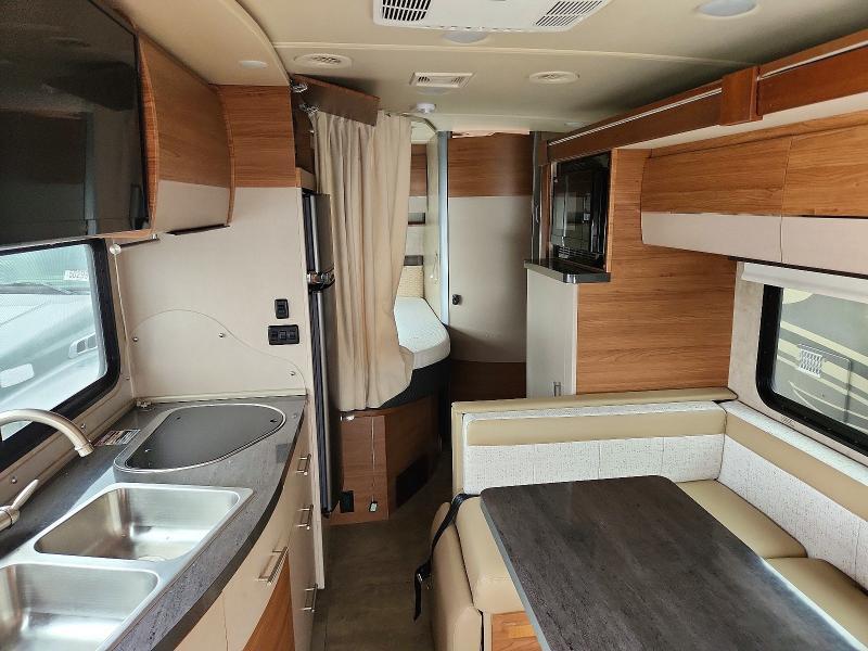 2016 Winnibago Recreational Vehicle (RV)-RV