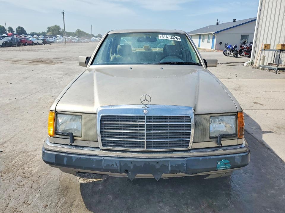 1992 Mercedes-Benz 400 e