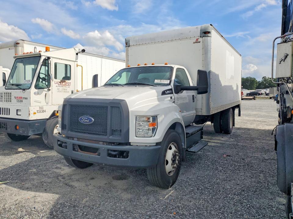 2017 Ford F650 Super Duty BOX Truck