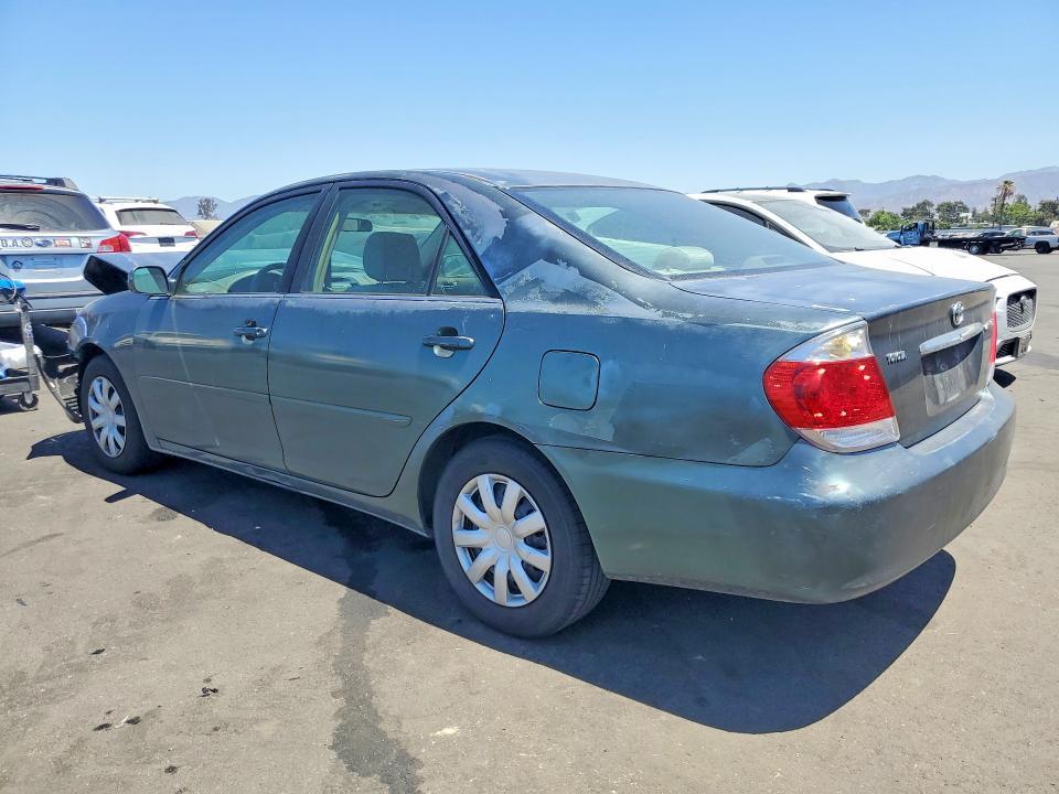 2005 Toyota Camry le