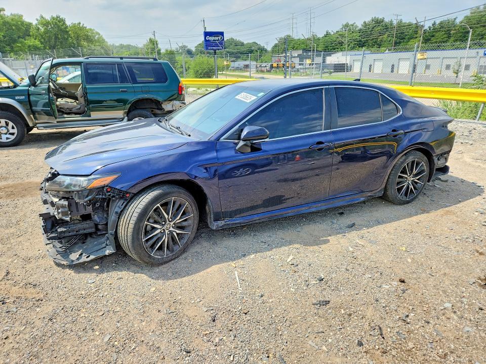 2022 Toyota Camry se