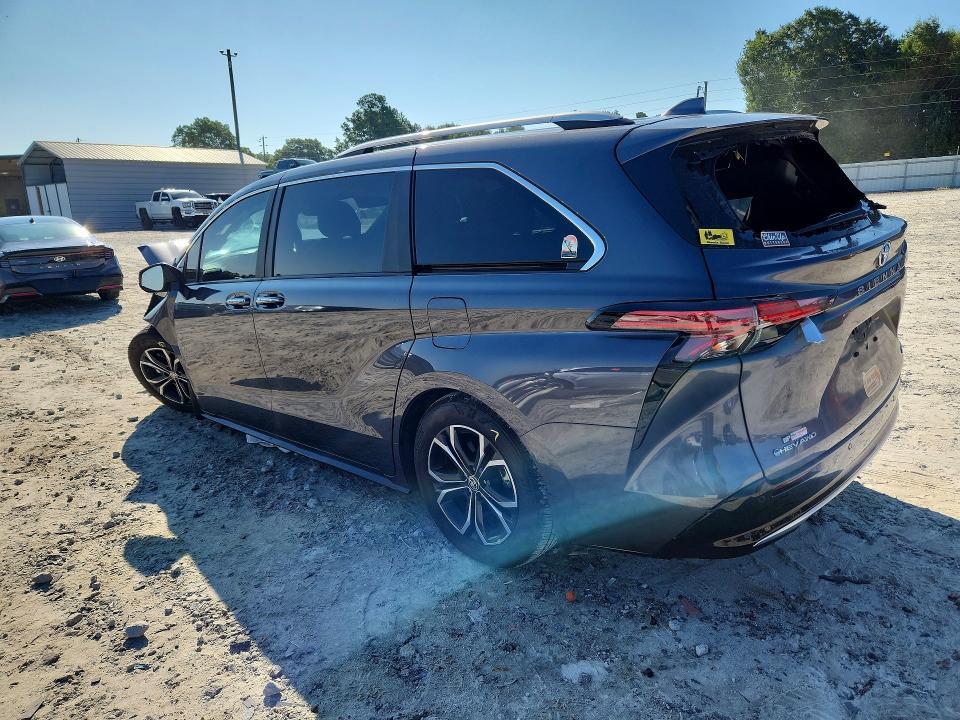 2025 Toyota Sienna Platinum 7-passenger