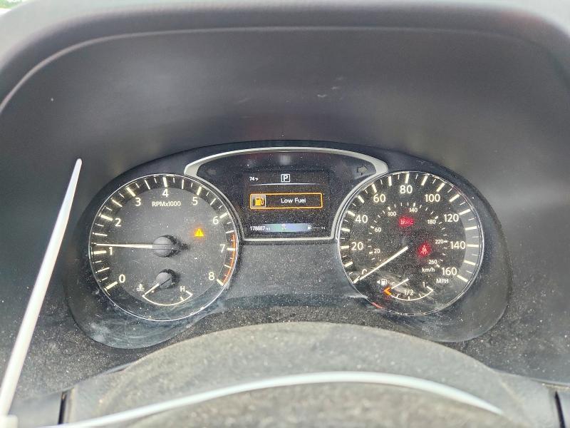 2018 Nissan Pathfinder sv