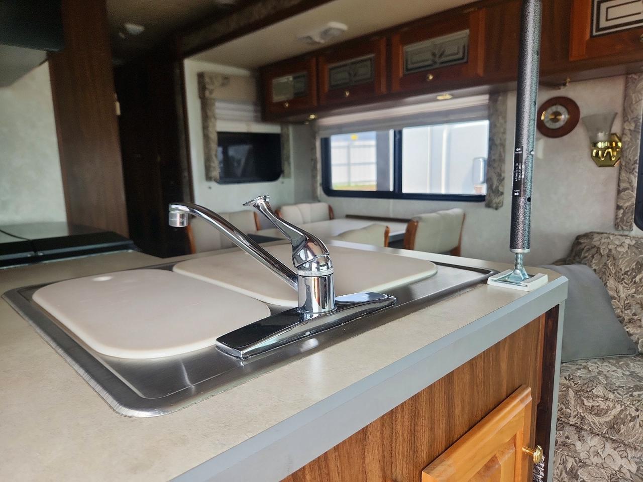 2001 Monaco Monarch RV