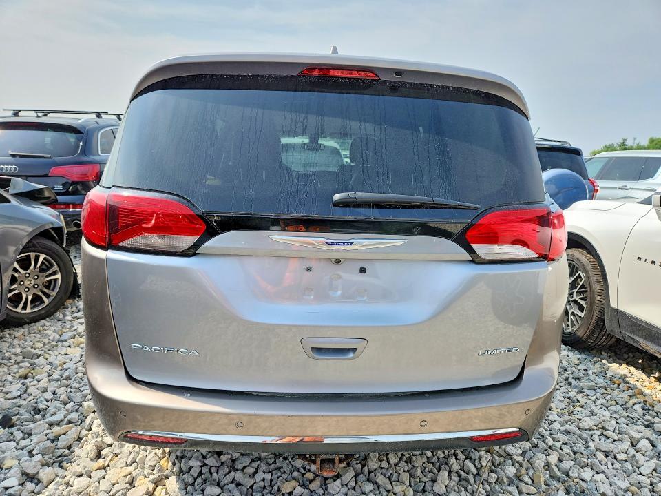 2017 Chrysler Pacifica Touring l