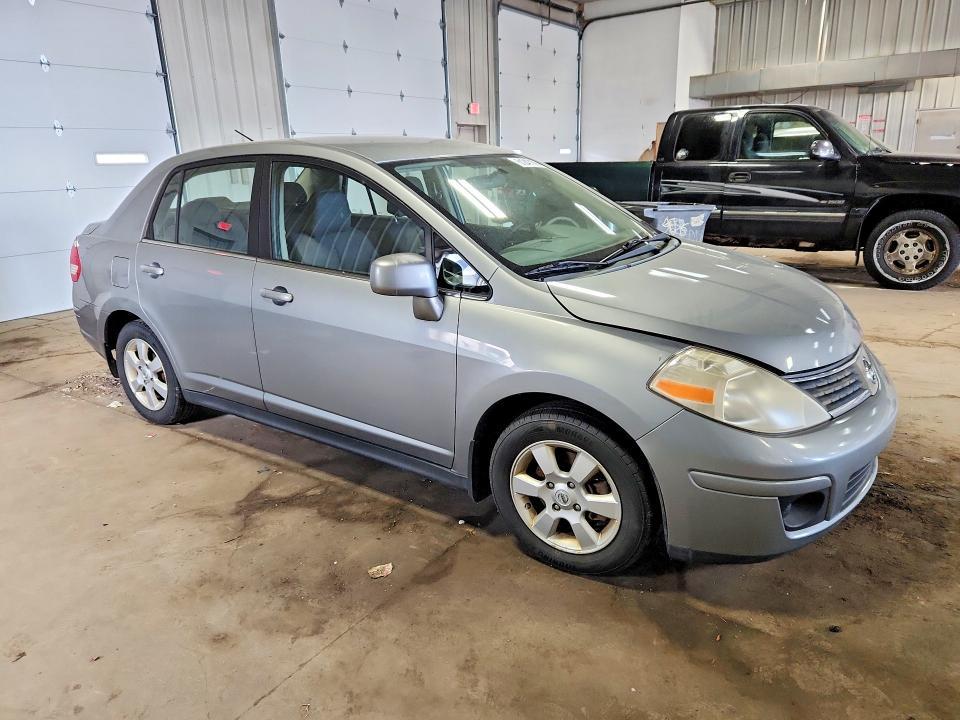 2008 Nissan Versa 1.8 s