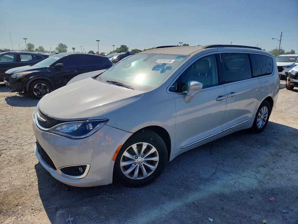 2017 Chrysler Pacifica Touring l