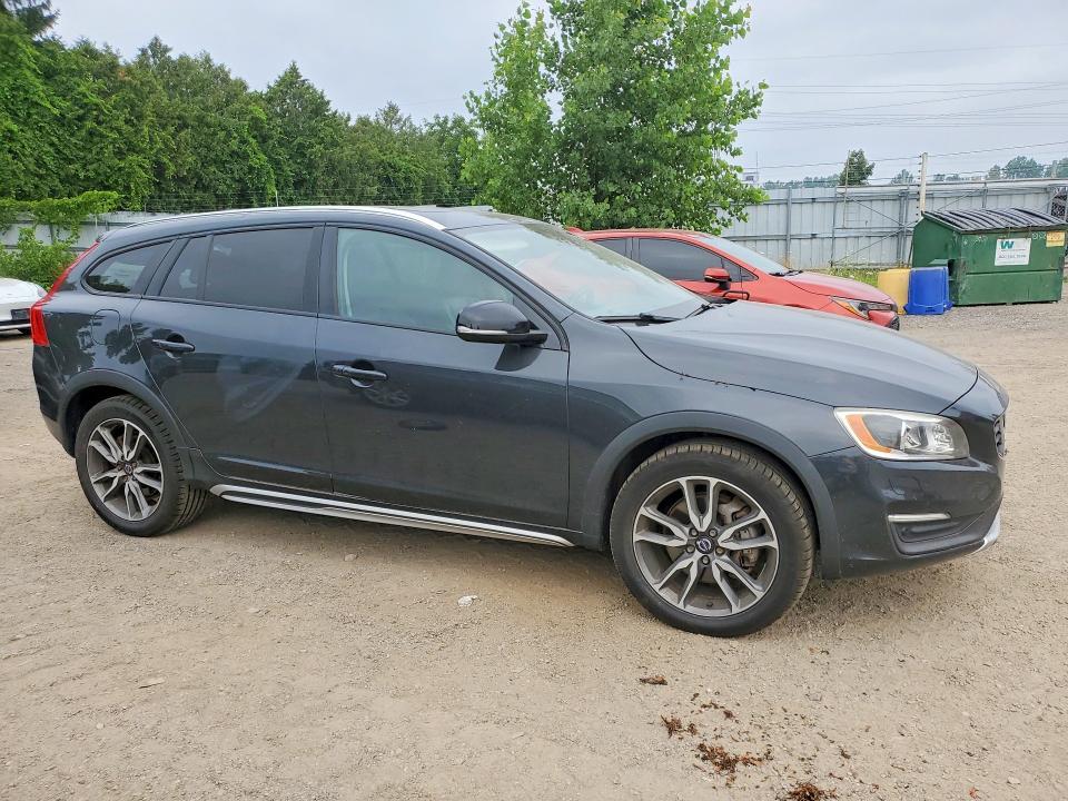 2015 Volvo V60 Cross Country Platinum