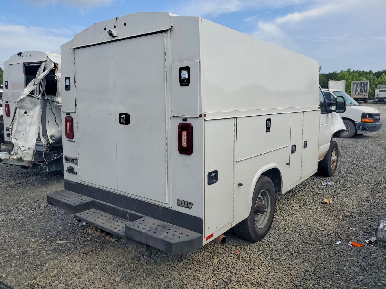2025 Ford Econoline E350 Super Duty Cutaway Van