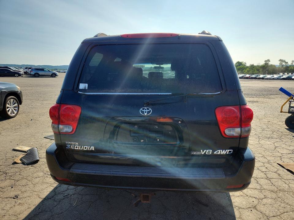 2005 Toyota Sequoia SR5