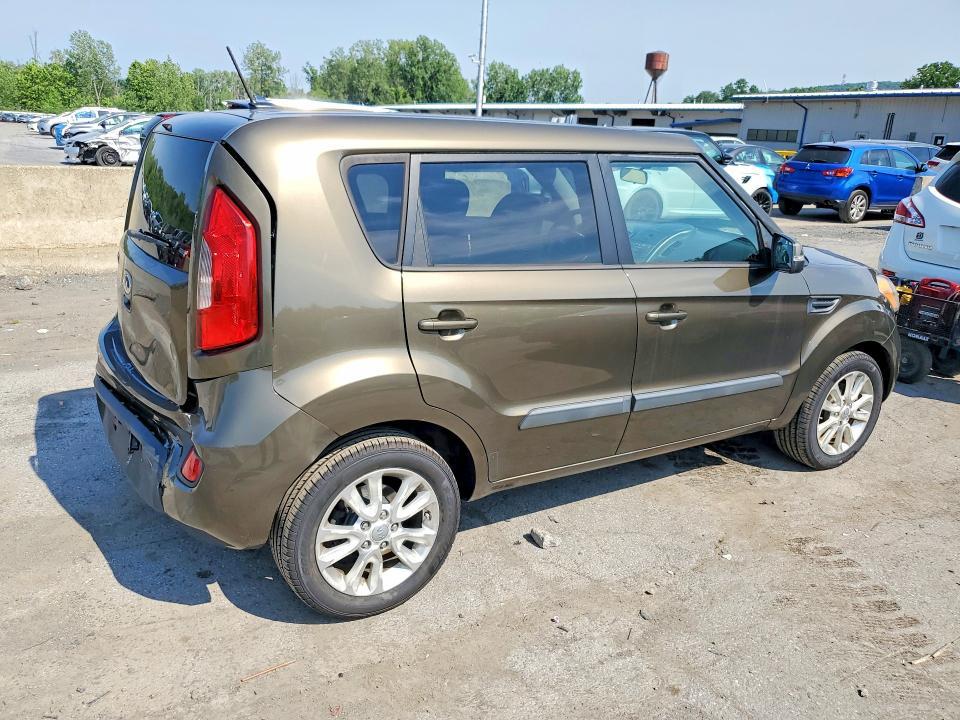 2013 KIA Soul +