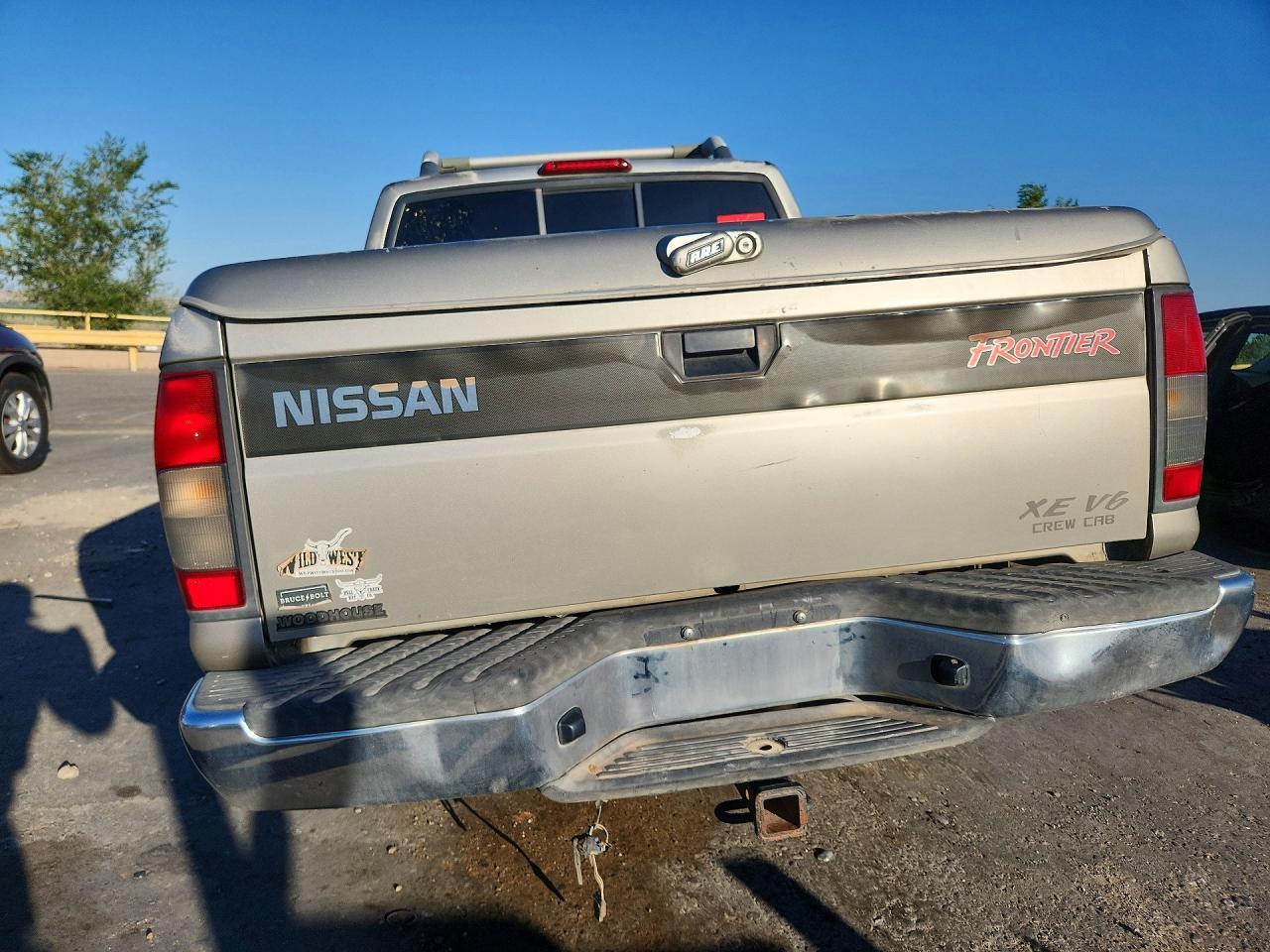 2000 Nissan Frontier Crew Cab XE