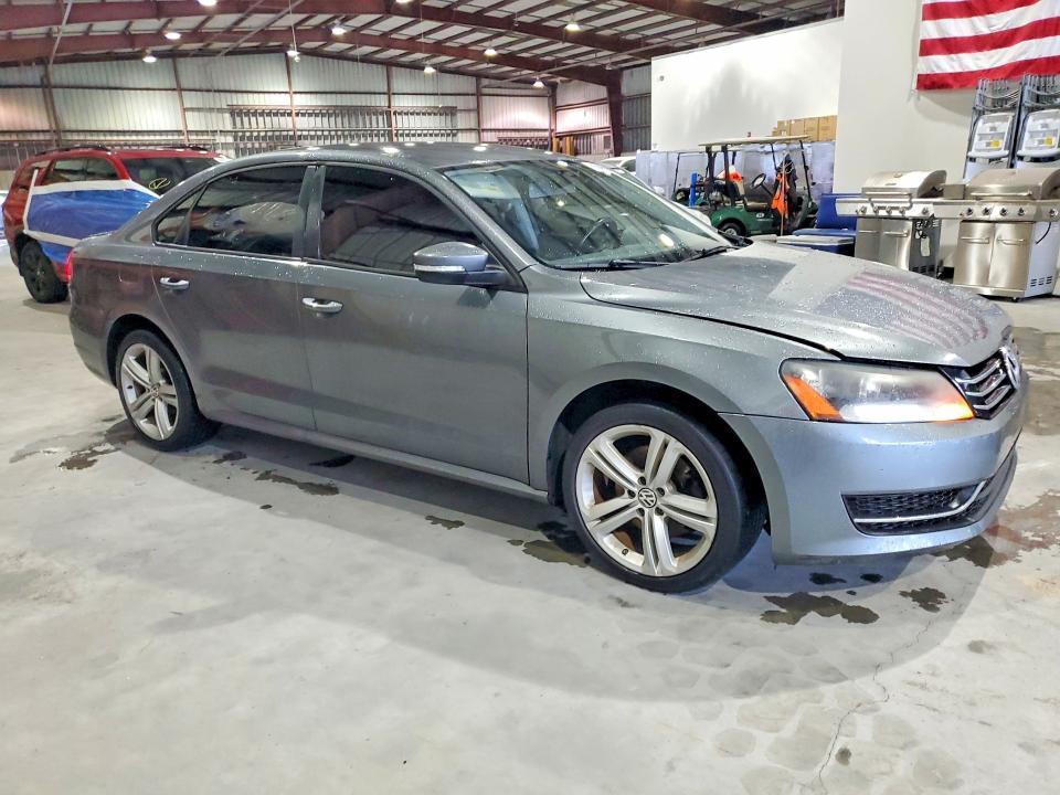 2013 Volkswagen Passat s