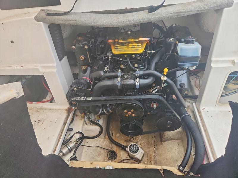 2004 Chaparral Boat