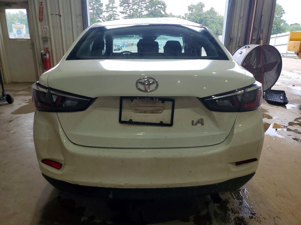 2017 Toyota Yaris ia Base